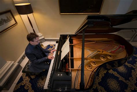 Anlass Pianist Köln Buchen Marcus Sukiennik Aus Dem Excelsior Hotel