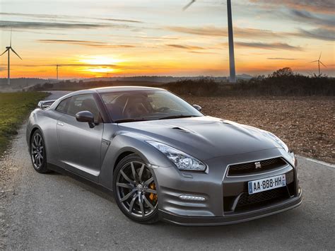 Posted by admin posted on april 27, 2019 with no comments. 2012 Nissan GT-R Premium Edition R35 supercar wallpaper | 2048x1536 | 149224 | WallpaperUP