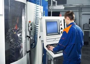 Machinist Jobs: Salary Overview and Green Career Profile