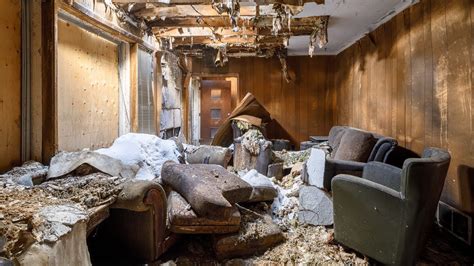 A Startling Look Inside This Abandoned Time Capsule House Youtube