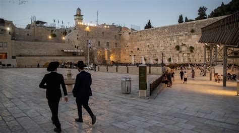 Why Are Israeli Children Taught The Western Wall Is Judaisms Holiest Site