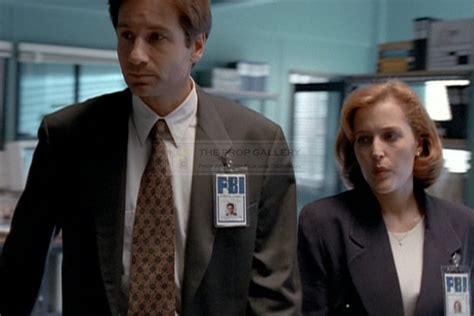 The Prop Gallery Fox Mulder David Duchovny And Dana Scully Gillian Anderson Fbi Badges