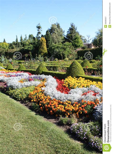 Bunter garten by das netz, released 12 december 2016 bunter garten ich habe einen bunten garten, immer blüht 'was, ich muß nur auf die ernte warten. Bunter Garten stockbild. Bild von footpath, wasser, garten ...