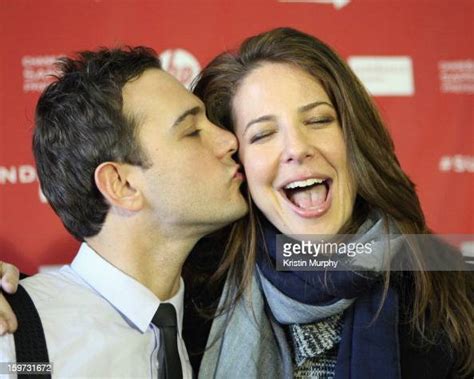 actors johnathan tchaikovsky and robin weigert attend the news photo getty images