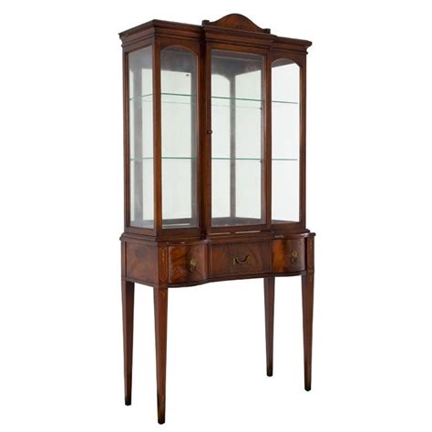 Some people buy antique furniture because they feel they are better constructed and are prettier than the modern furniture. Antique Mahogany Federal Hepplewhite Curio Display China ...