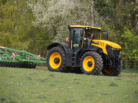 Tracteurs Fastrac Grosses évolutions En Cabine La Marne Agricole
