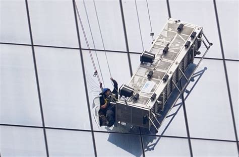 Two 1 World Trade Center Window Washers Rescued From Dangling Scaffold
