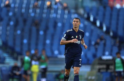Cristiano ronaldo of manchester united walks off after the barclays premier league match between manchester united and manchester city at old trafford on may 10 2009 in manchester, england. World Soccer Gossip: Could Cristiano Ronaldo return to ...