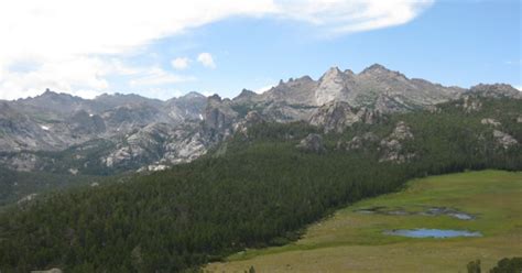 15 Fantastic Hikes In The Wind River Mountain Range Wyoming 10adventures