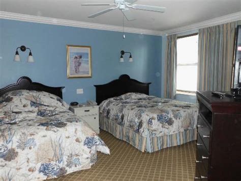2016 mickey's very merry christmas party 80. 2 Queen beds in 2 bdrm villa - Picture of Disney's Old Key ...