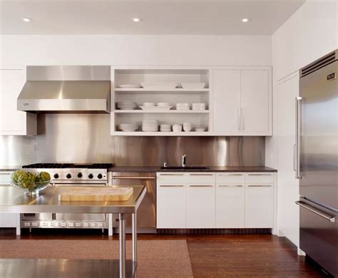 They make it easier for your staff to prepare a variety of dishes and maintain a smooth order service operation. 10 Sparkling Kitchens with Open Shelving