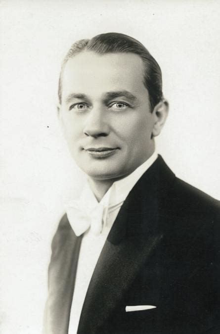 Recordings were made in fogg's apartment at koszykowa 69, warsaw, poland. Ikony stylu - Mieczysław Fogg • Gentleman's Choice ...