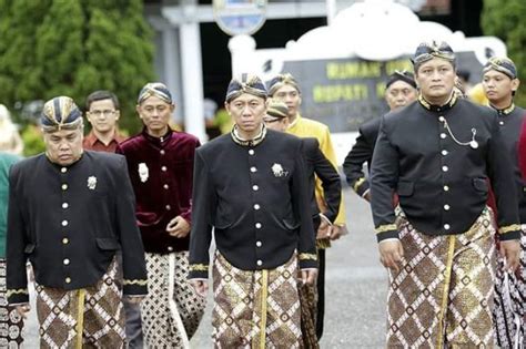 Suku Di Jawa Dan Gubernur Nya Delinews Tapanuli