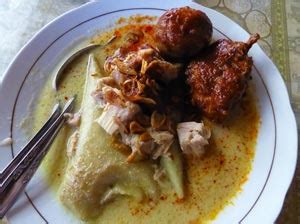 Lontong is an indonesian dish made of compressed rice cake in the form of a cylinder wrapped inside a banana leaf, commonly found in indonesia, malaysia and singapore. Resep Opor Ayam Lontong Gulai Nangka Spesial Mudah dan Praktis - Aphril Cooking And Share