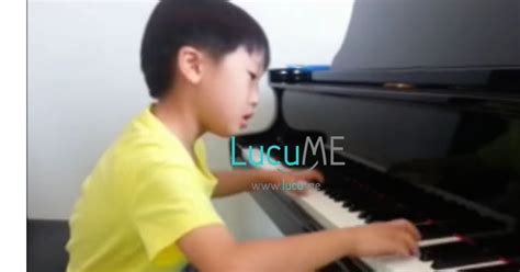 Bocah 7 Tahun Ini Punya Skill Gokil Bermain Piano Keriting Bro Lucu
