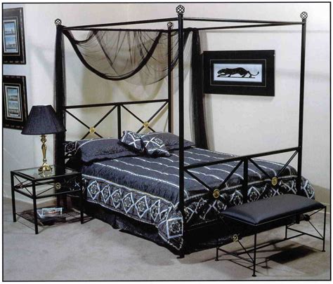 Wrought Iron Canopy Bed Romantic Canopy Beds Romantic Wrought