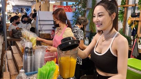 Beautiful Girl And Best Smoothie Seller At Jodd Fairs Thailand Street Food Youtube