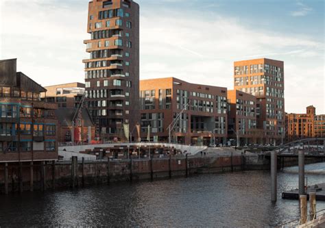 Cinnamon tower is an apartment building. Cinnamon Tower, Hamburg, Deutschland | Mehrfamilienhaus