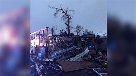 At Least 4 Dead As Tornado Rips Through Mississippi Town Video Photos