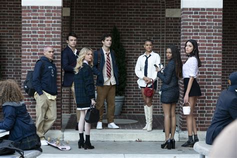 The Costumes On Gossip Girl 20 Cement The New World Order Of The