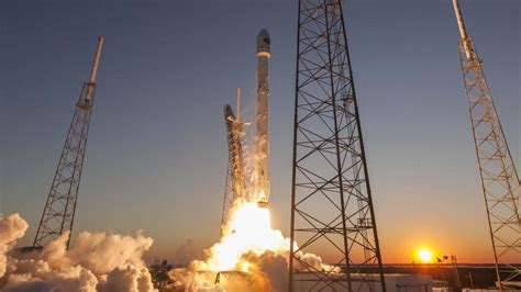 Spacex Llevará Al Primer Turista Espacial En Un Viaje Alrededor De La Luna