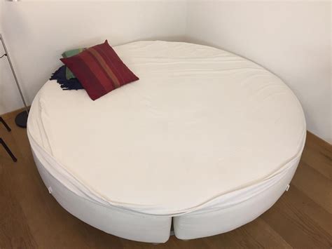 Ein rundes bett der marke sam überzeugt vor allem durch ein zeitloses design. Rundes Bett IKEA Sultan kaufen auf Ricardo