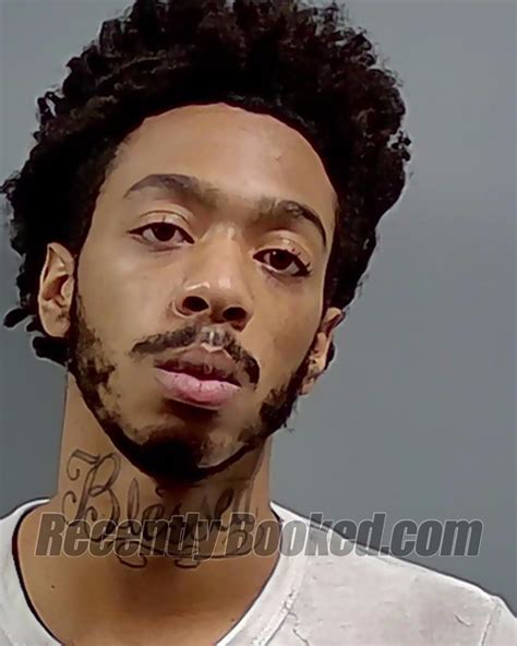 recent booking mugshot for montrell leonard menifee in escambia county florida