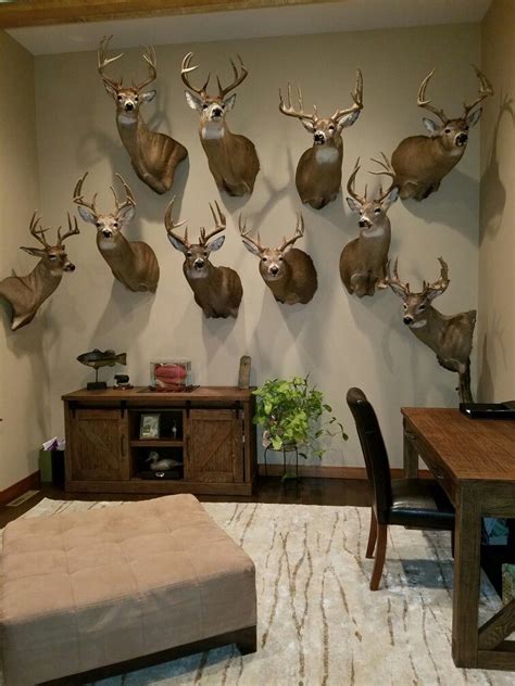 Rustic Hunting Room Decor