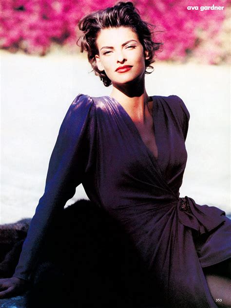 Linda Evangelista0by Peter Lindbergh For Vogue Us October 1990