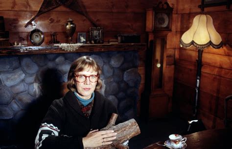 David Lynch Catherine Coulson Log Lady Of Twin Peaks Was Solid