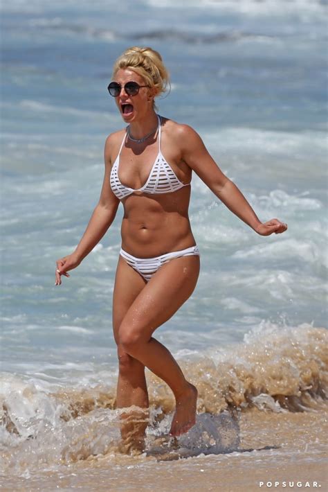 Britney Spears Spotted Having Fun In Hawaii Show Off Her Athletic Body Sexy Curves