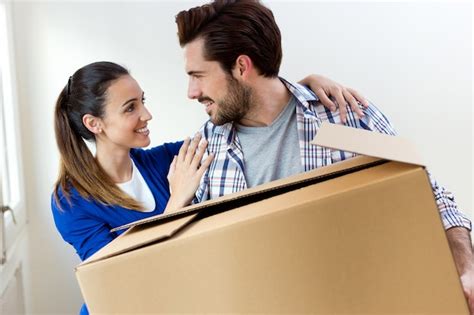 Free Photo Young Couple Moving In New Home