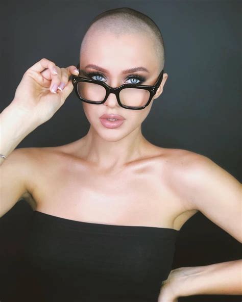 D Queens Show Bald Girl Hairstyles With Glasses Bald Women