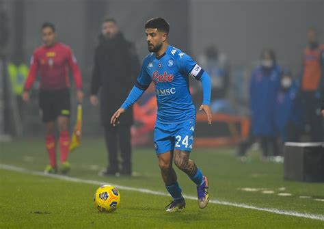 Lorenzo insigne cavaliere omri is an italian professional footballer who plays as a forward for serie a club napoli, for which he is captain. Pronóstico Hellas Verona - Nápoli | Liga italiana (Serie A ...