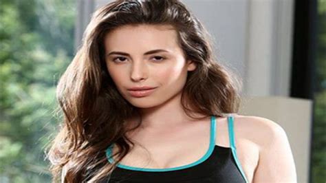 Casey Calvert Height Weight Body Measurements Eye Color