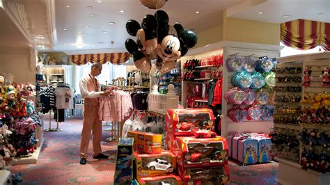 Galerie Mickey Shop At Disneyland Hotel Disneyland Paris