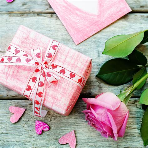 When it comes to brilliant valentine's day gift ideas, we've got your back. 15 Valentine's Day Gift Ideas for Under $15 | Living Well ...