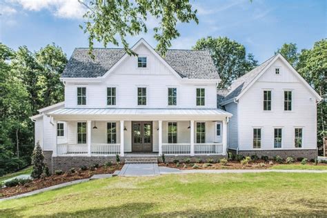 The Best Classic White Farmhouse Exterior Inspiration A Huge