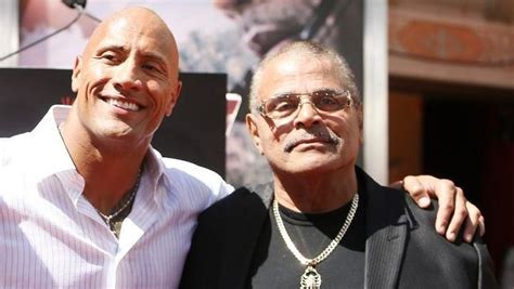 From their wedded life they favored with a daughter wand bowles & a son curtis. Rocky Johnson, Ayah The Rock Meninggal Dunia
