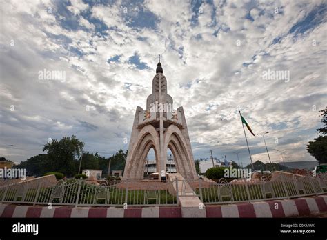Monument De Lindépendance Bamako Mali Afrique De Louest Photo
