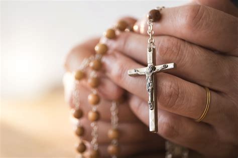 How To Pray The Divine Mercy Chaplet On A Normal Rosary