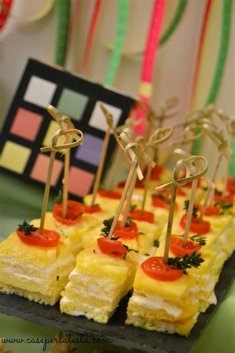 The 1980's was the decade where junk food came to prosper. Party ritorno agli anni '80 * Back to the 80's party ...