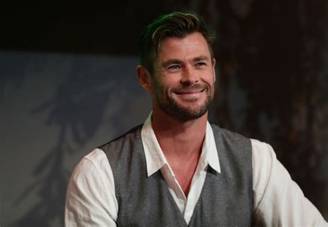 Chris hemsworth's wife is elsa pataky. That Wasn't Chris Hemsworth's Real Hair in the First 'Thor ...