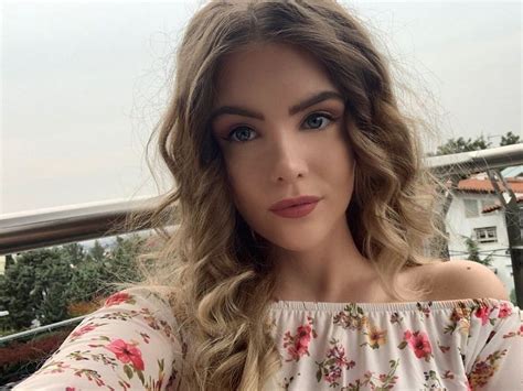 5 Most Popular Female Streamers In The World