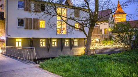 Erfahren sie warum man kölsch nur in köln brauen darf und was ein beichstuhl in einem brauhaus zu suchen hat. Was Kostet Ein Flying Spaces Haus - Rafinovier