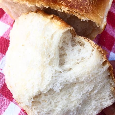 Berbeda dengan jenis botok lainnya yang memiliki cita rasa gurih, rasa botok roti cenderung manis. Resep Roti Tawar Lembut Sourdough (Pan de Mie) Tanpa Mikser!