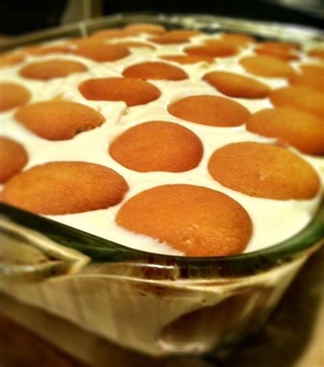 Layer the sliced bananas on the bottom of the crust. PAULA DEEN BANANA PUDDING 12-ounce container frozen ...