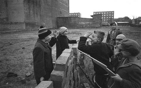 Berlin Wall 50 Years Since Construction Of The Wall Began Imagenes