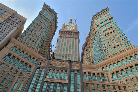 The royal clock tower hotel is also placed there. Abraj Al Bait - Skyscraper in Mecca - Thousand Wonders