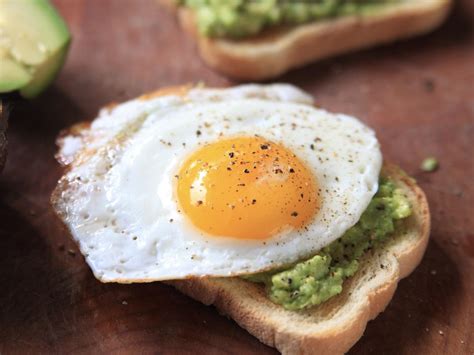 Avocado Egg Toast Recipe And Nutrition Eat This Much